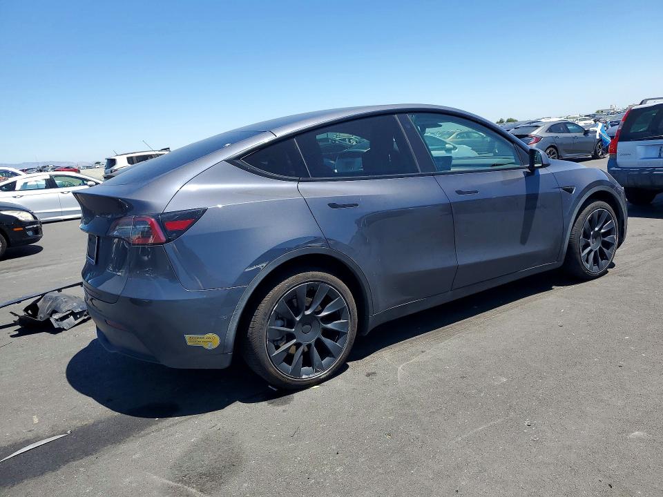 2022 Tesla Model y VIN 7SAYGDEE9NF328488 COPART salvage auction — FRONT END, CA - SALVAGE CERTIFICATE, sold $12,800 on 2026-08-03 (photo 3)