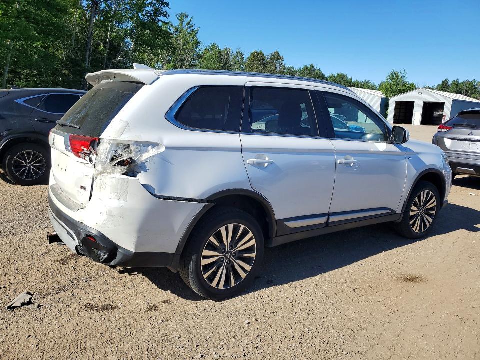 2020 Mitsubishi VIN JA4JZ4AX7LZ609884 COPART salvage auction — REAR END, On - Permit Salvage, sold $9,500 on 2026-08-18 (photo 3)