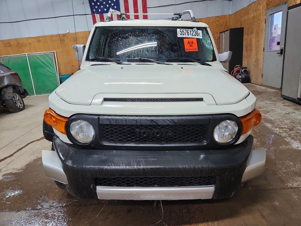 2014 Toyota Fj cruiser VIN JTEBU4BF4EK187563 COPART salvage auction — FRONT END, Mi - Certificate Of Title, sold $8,400 on 2026-07-29 (photo 5)