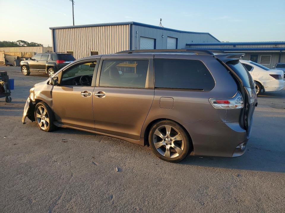 2015 Toyota Sienna VIN 5TDXK3DC4FS552783 COPART salvage auction — REAR END, Fl - Cert Of Title Slvg Rebuildable, sold $2,800 on 2026-07-14 (photo 2)