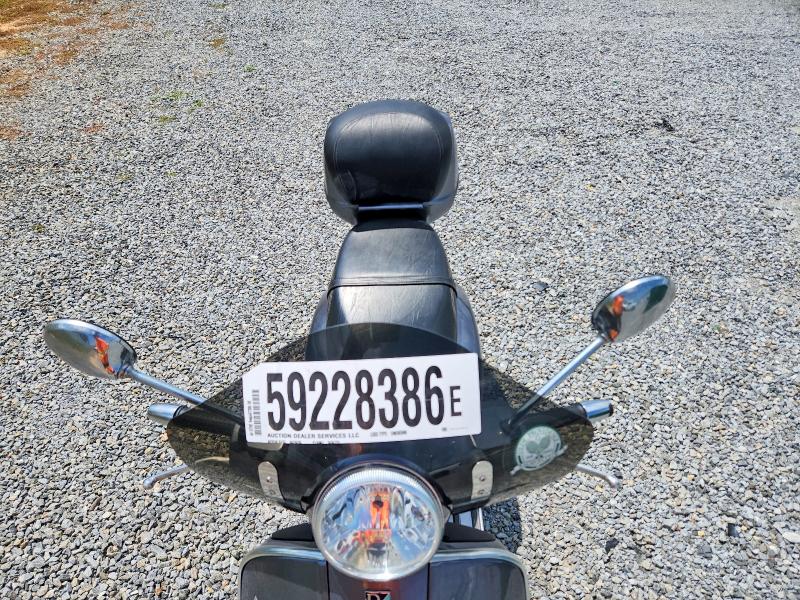 2004 Vespa Granturismo VIN ZAPM319K345001640 COPART salvage auction — MINOR DENT/SCRATCHES, Sc - Dealer Only Clean Title, sold $700 on 2026-07-08 (photo 5)