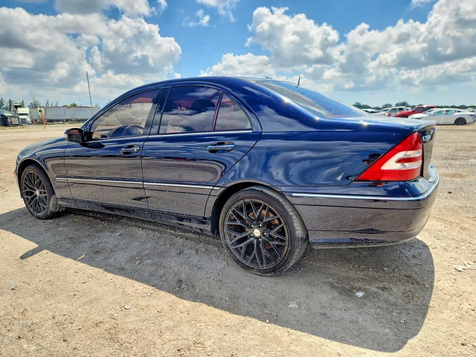 2007 Mercedes-benz C class VIN WDBRF92H07F868180 COPART salvage auction — MINOR DENT/SCRATCHES, FL - CERTIFICATE OF TITLE (P), sold $350 on 2026-07-28 (photo 2)