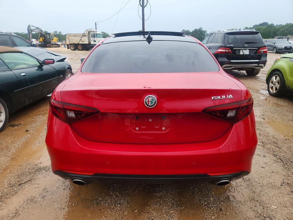 2017 Alfa romeo Giulia VIN ZARFAECN5H7536818 COPART salvage auction — MINOR DENT/SCRATCHES, Fl - Certificate Of Title, sold $975 on 2026-07-28 (photo 6)