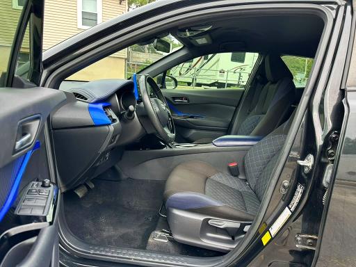 2020 Toyota C-hr VIN JTNKHMBX5L1078173 COPART salvage auction — MINOR DENT/SCRATCHES, NC - CERTIFICATE OF TITLE, sold $7,900 on 2026-07-11 (photo 9)
