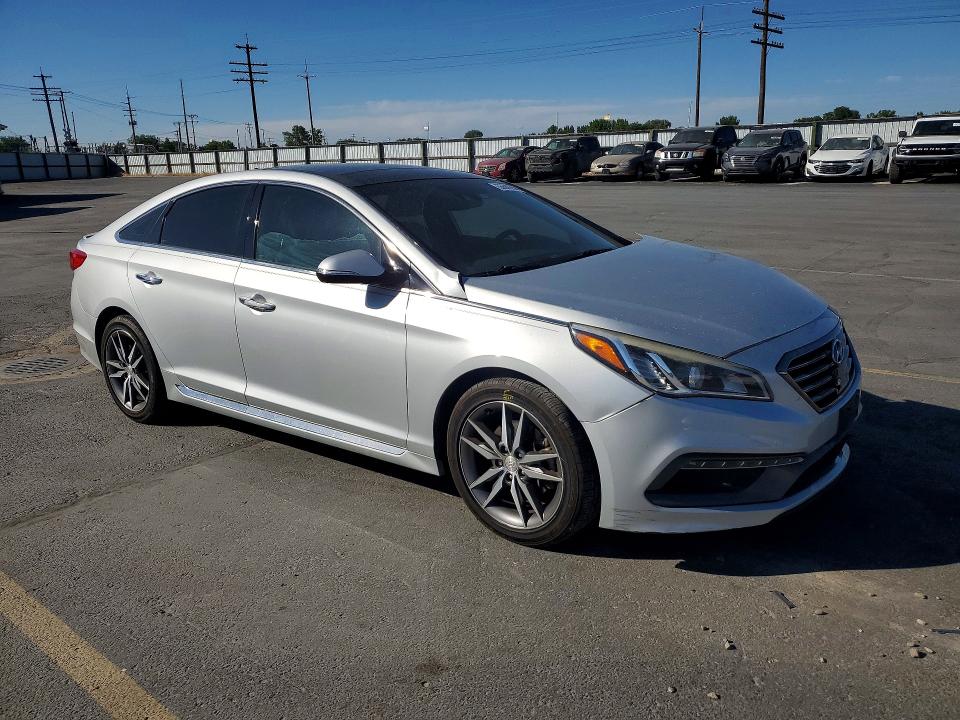2015 Hyundai Sonata VIN 5NPE34AB0FH071859 COPART salvage auction — FRONT END, Id - Salvage Certificate Of Title, sold $1,350 on 2026-08-21 (photo 4)