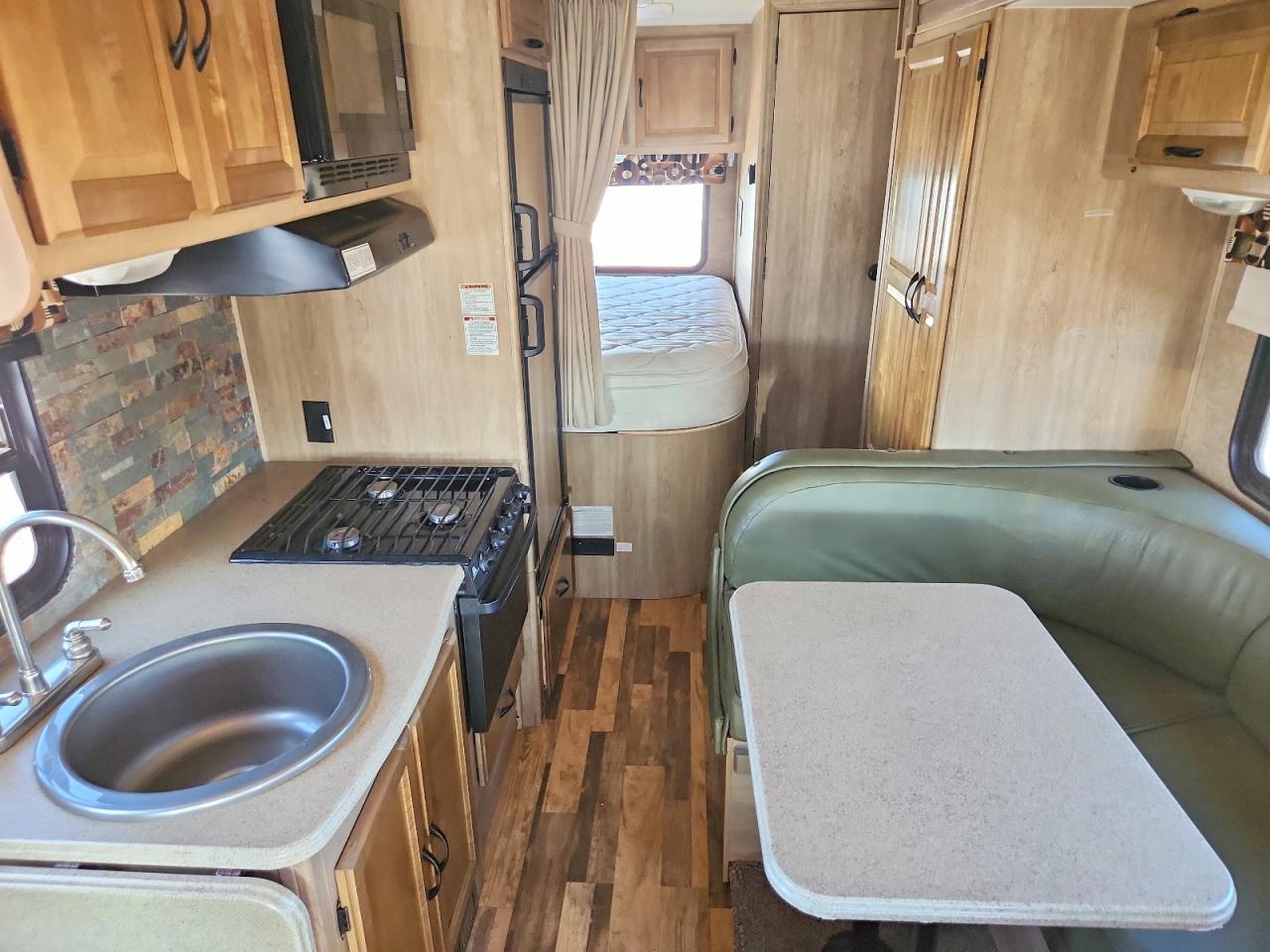 2014 Merz Sprinter VIN WDAPF4CC1E9565115 COPART salvage auction — Minor Dent/Scratches, AZ - CERT OF TITLE-RESTORED SALVAGE, sold $18,100 on 2026-07-03 (photo 6)