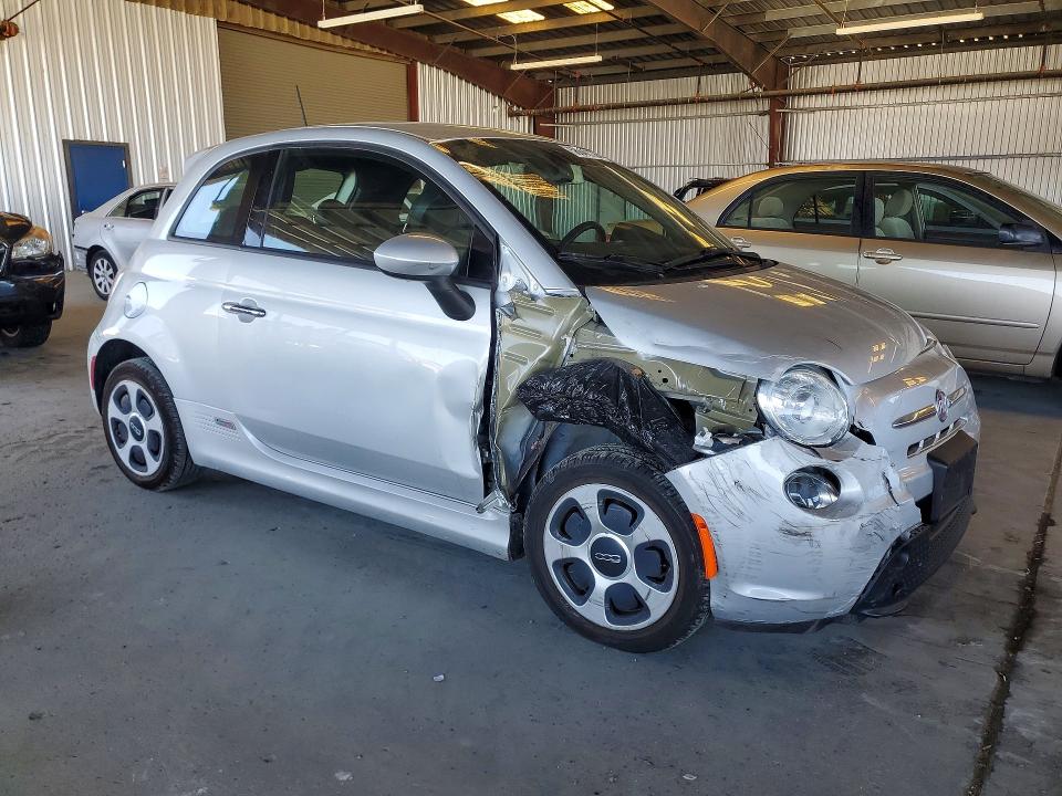2014 Fiat 500 VIN 3C3CFFGEXET294506 COPART salvage auction — FRONT END, CA - SALVAGE CERTIFICATE, sold $200 on 2026-08-10 (photo 4)