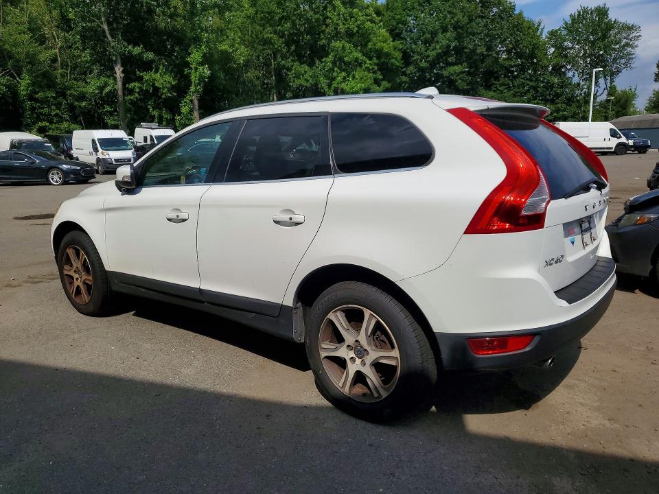 2013 Volvo VIN YV4902DZ2D2439221 COPART salvage auction — MINOR DENT/SCRATCHES, Ma - Certificate Of Title (P), sold $1,550 on 2026-07-14 (photo 2)