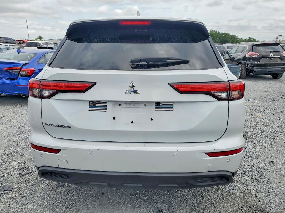 2024 Mitsubishi VIN JA4J3UA80RZ014300 COPART salvage auction — MINOR DENT/SCRATCHES, Fl - Certificate Of Title (P), sold $14,900 on 2026-07-27 (photo 6)