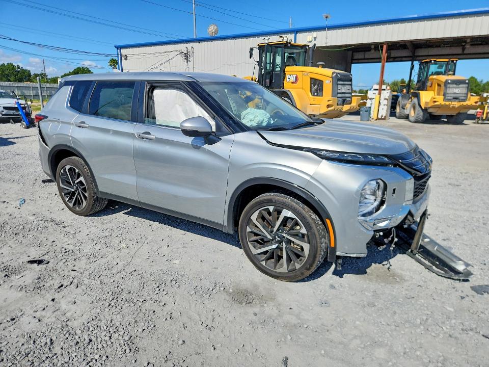 2024 Mitsubishi VIN JA4J4VA88RZ085120 COPART salvage auction — FRONT END, Fl - Certificate Of Destruction, sold $6,600 on 2026-07-31 (photo 4)