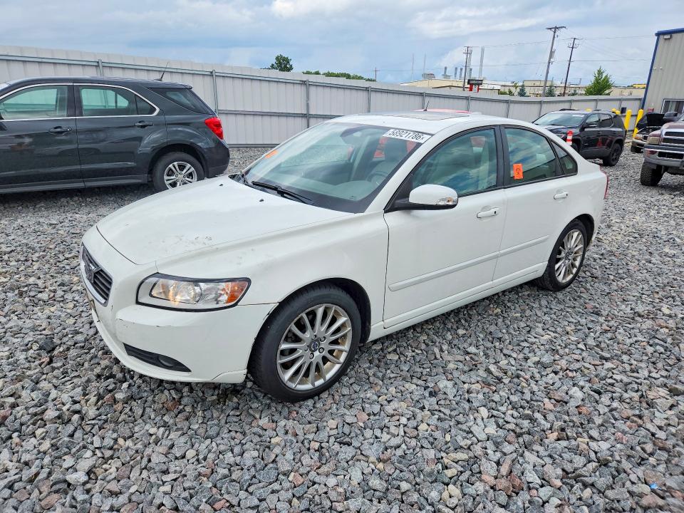 2010 Volvo S40 VIN YV1390MS8A2510059 COPART salvage auction — BIOHAZARD/CHEMICAL, WI - CERTIFICATE OF TITLE, sold $225 on 2026-08-03 (photo 1)
