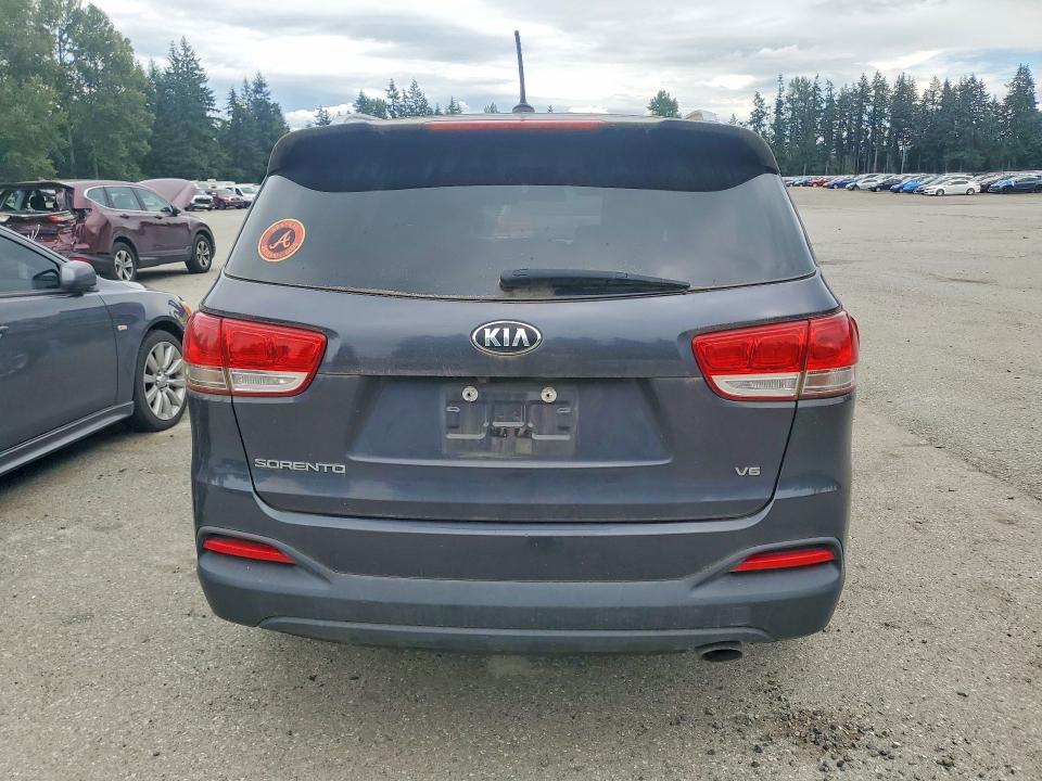 2017 Kia Sorento VIN 5XYPGDA51HG293294 COPART salvage auction — MINOR DENT/SCRATCHES, WA - VEHICLE CERT OF OWNERSHIP-TITL, sold $1,400 on 2026-07-20 (photo 6)