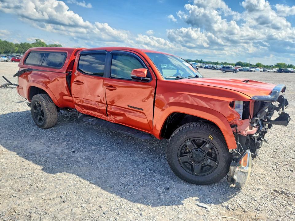 2017 Toyota Tacoma VIN 5TFDZ5BN1HX019589 COPART salvage auction — SIDE, Tn - Salvage Certificate, sold $8,100 on 2026-07-28 (photo 4)