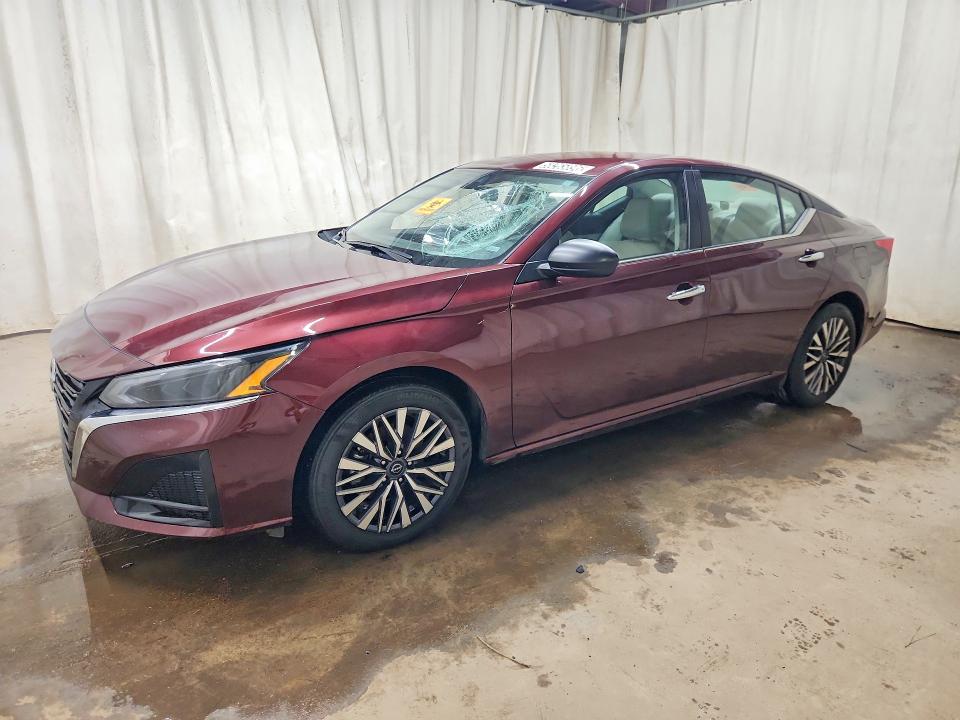 2025 Nissan Altima VIN 1N4BL4DV8SN402647 COPART salvage auction — MINOR DENT/SCRATCHES, KS - CERTIFICATE OF TITLE (P), sold $13,900 on 2026-07-02 (photo 1)