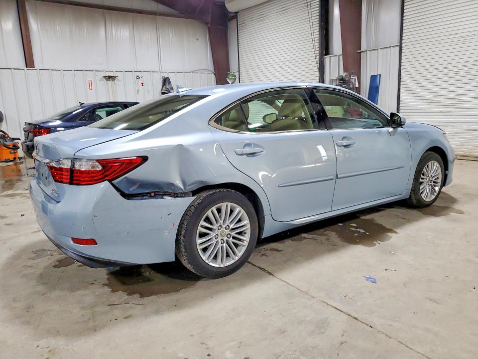 2013 Lexus VIN JTHBK1GGXD2041207 COPART salvage auction — REAR END, Pa - Certificate Of Salvage, sold $800 on 2026-07-29 (photo 3)