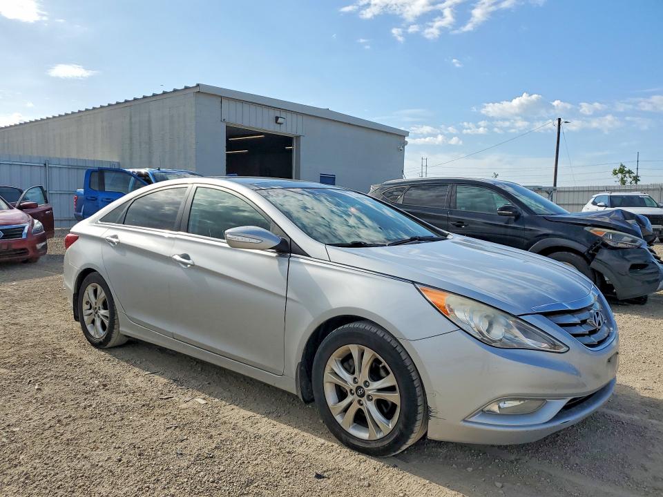 2012 Hyundai Sonata VIN 5NPEC4AC4CH461612 COPART salvage auction — HAIL, Ia - Salvage W/Salvage History, sold $80 on 2026-07-29 (photo 4)