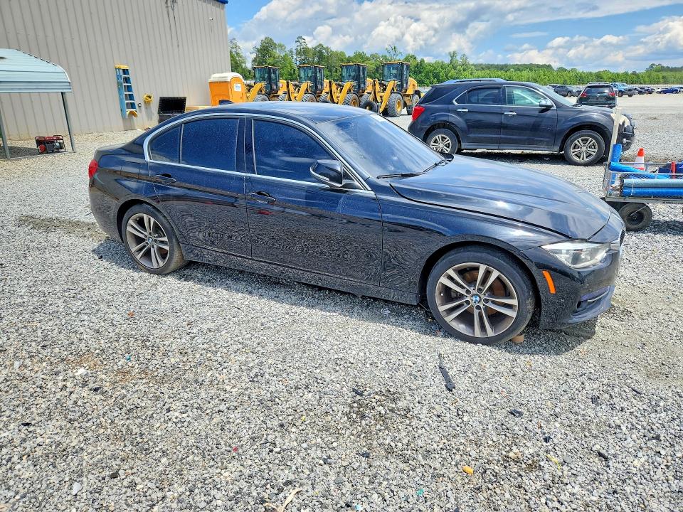 2017 BMW 3er VIN WBA8B9G54HNU50975 COPART salvage auction — MECHANICAL, Sc - Certificate Of Title (P), sold $5,300 on 2026-07-29 (photo 4)