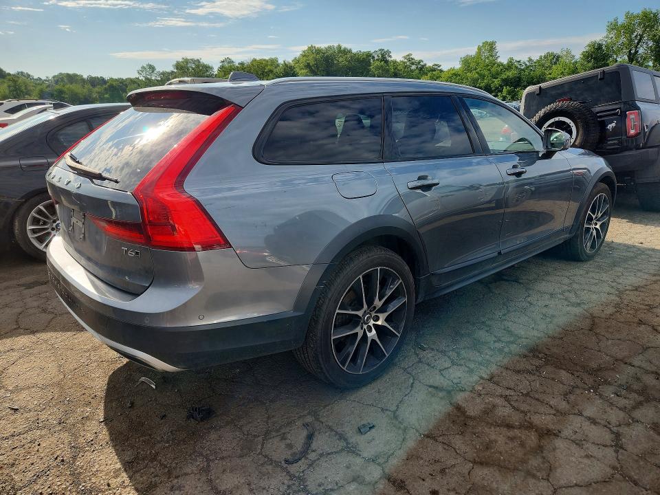 2017 Volvo V90 VIN YV4A22NL0H1005151 COPART salvage auction — SIDE, Co - Salvage Title, sold $6,400 on 2026-07-07 (photo 3)