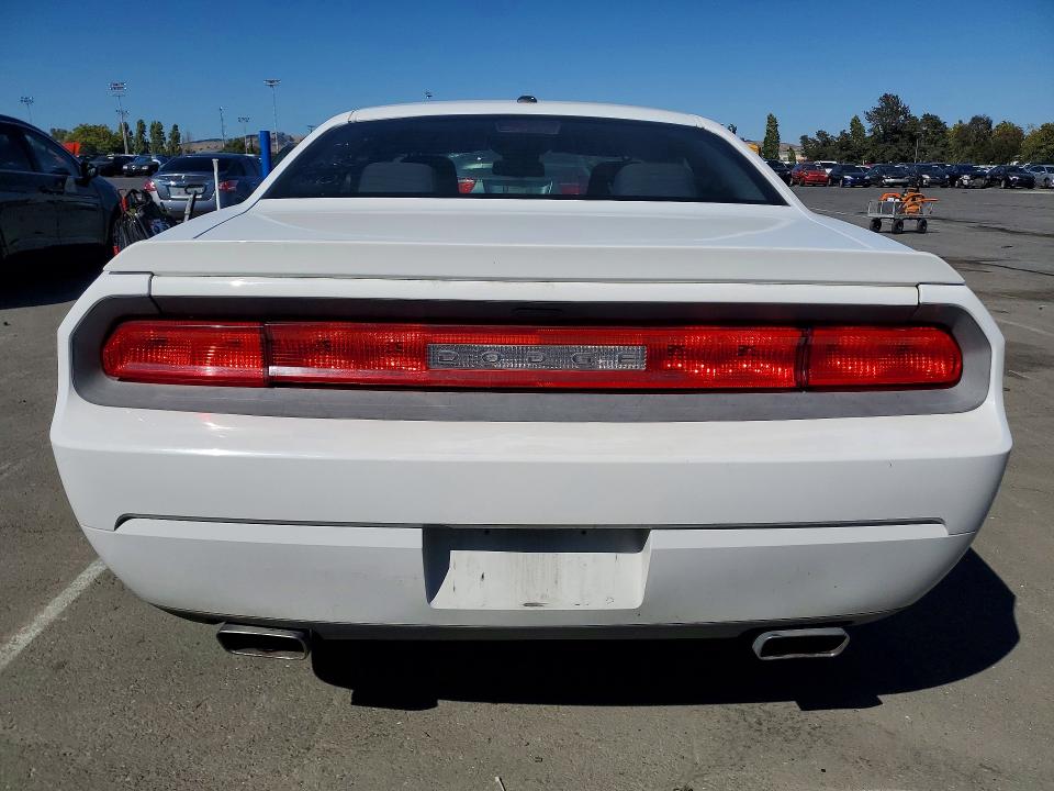 2014 Dodge VIN 2C3CDYBT7EH215003 COPART salvage auction — MINOR DENT/SCRATCHES, Fl - Dis/Dlr/Exp Only Clean Title, sold $1,150 on 2026-07-31 (photo 6)