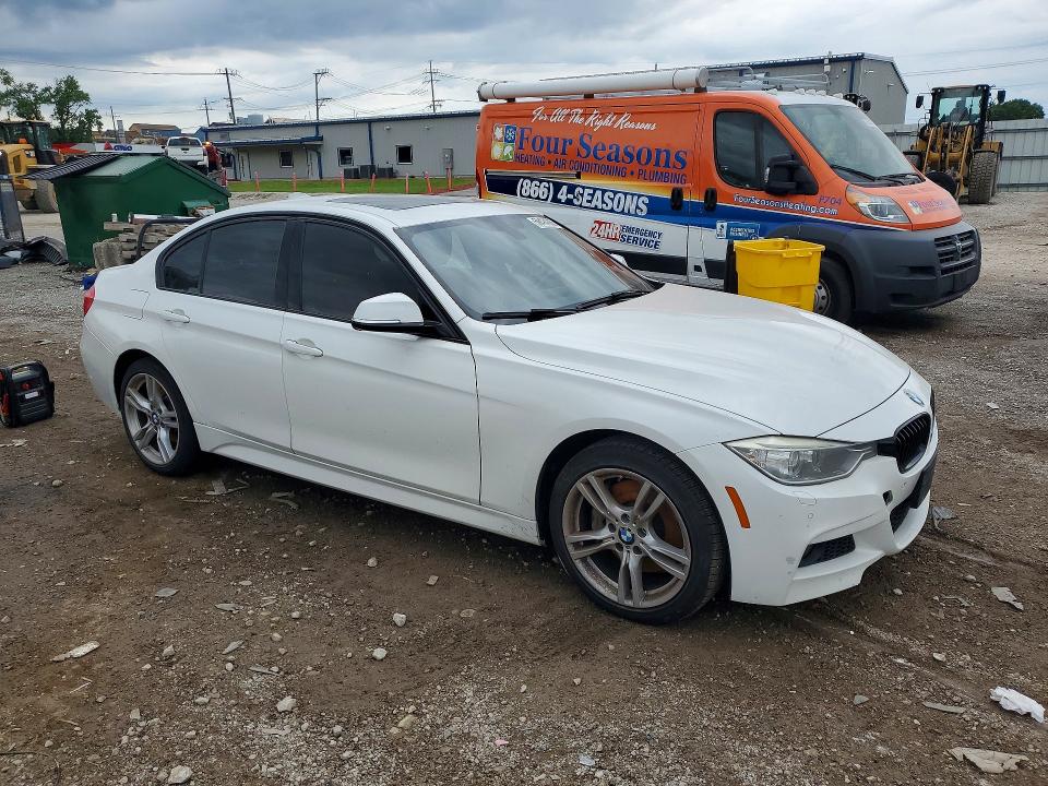 2015 BMW 3er VIN WBA3B9C58FF589711 COPART salvage auction — WATER/FLOOD, Il - Salvage Certificate, sold $1,900 on 2026-07-29 (photo 4)
