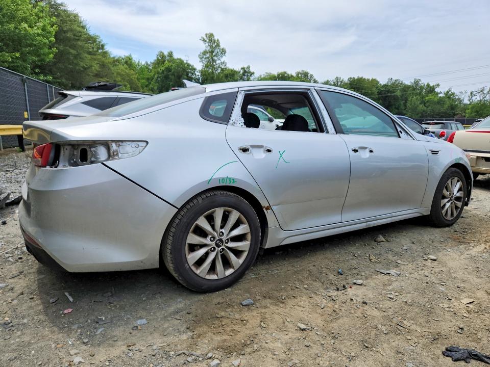 2017 Kia Optima VIN 5XXGT4L39HG173013 COPART salvage auction — VANDALISM, Va - Cert Of Title - Salvage, sold $625 on 2026-07-24 (photo 3)