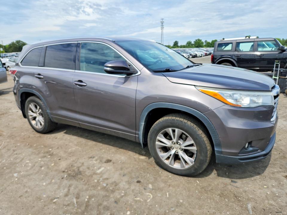 2015 Toyota Highlander VIN 5TDJKRFHXFS127120 COPART salvage auction — SIDE, Va - Cert Of Title - Salvage, sold $8,000 on 2026-07-08 (photo 4)