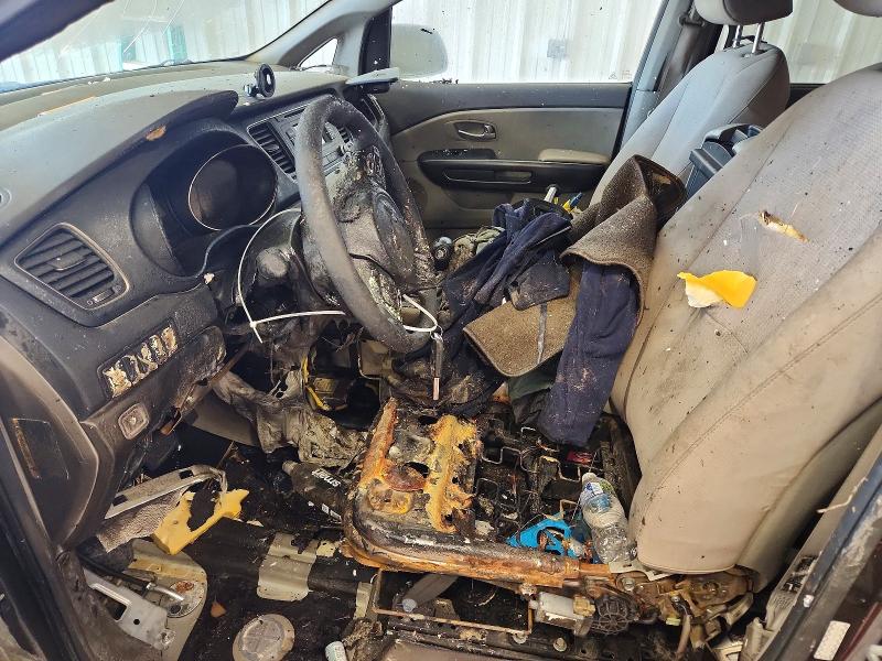 2016 Kia SEDONA VIN KNDMB5C14G6084764 COPART salvage auction — Burn Interior, Il - Junking Cert Of A Vehicle, sold $225 on 2026-07-27 (photo 7)