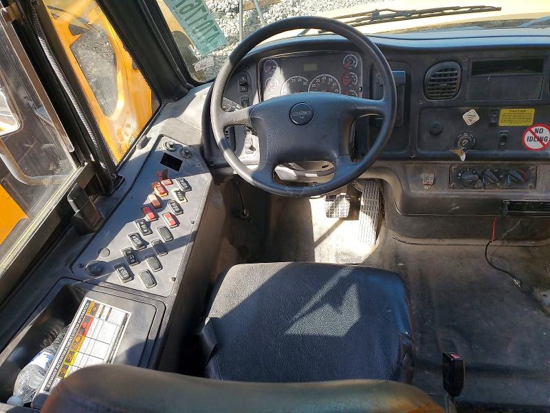 2011 Thomas VIN 4UZABRDT5BCAU4874 COPART salvage auction — NORMAL WEAR, CT, sold $1,400 on 2026-10-15 (photo 9)