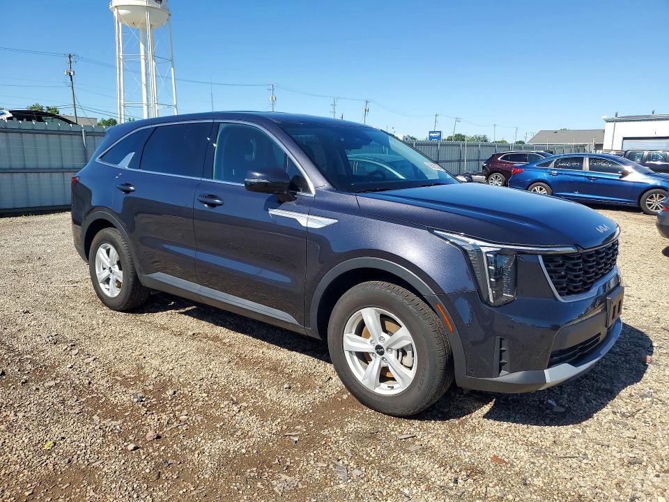2025 Kia Sorento VIN 5XYRG4JC1SG393118 COPART salvage auction — SIDE, Il - Salvage Certificate, sold $11,000 on 2026-07-29 (photo 4)
