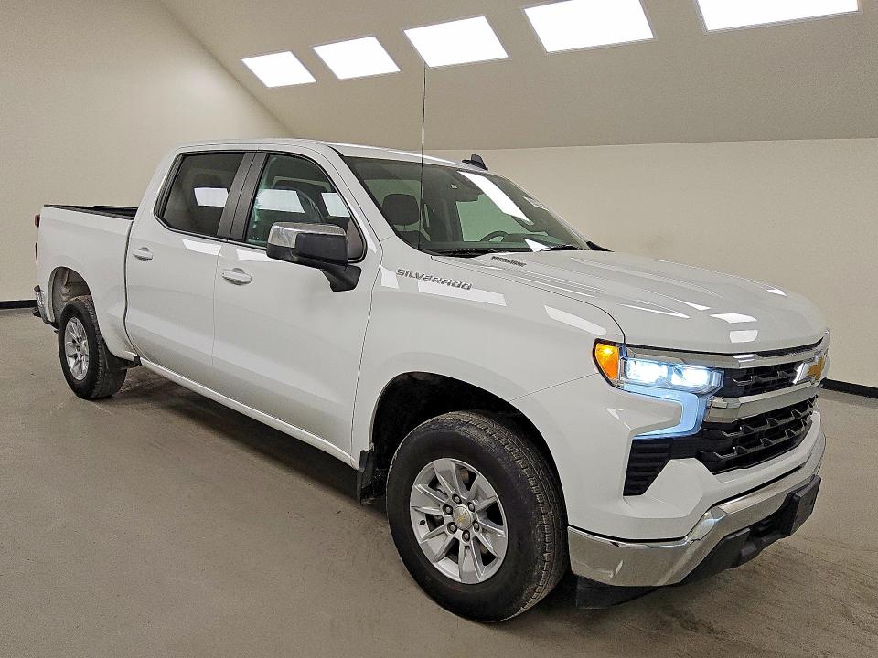 2024 Chevrolet Silverado 1500 VIN 1GCPACEK6RZ349728 COPART salvage auction — MINOR DENT/SCRATCHES, TX - CERTIFICATE OF TITLE, sold $18,400 on 2026-07-09 (photo 4)