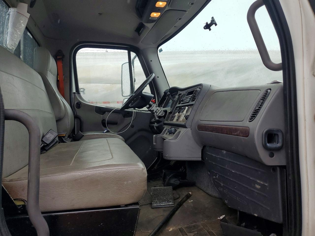 2014 Freightliner All other VIN 1FVACWDU8EHFV6326 COPART salvage auction — Normal Wear, KY - CERTIFICATE OF TITLE, sold $10,500 on 2026-07-14 (photo 5)