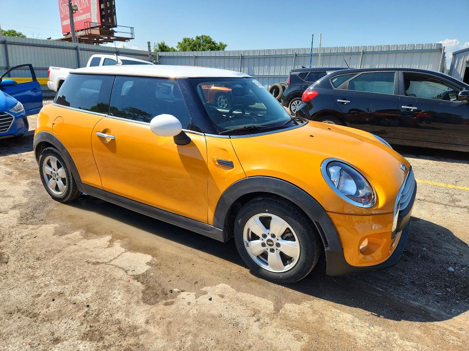 2014 Mini Cooper VIN WMWXM5C50ET932600 COPART salvage auction — HAIL, Ks - Cert Of Title-Salvage, sold $3,700 on 2026-07-15 (photo 4)