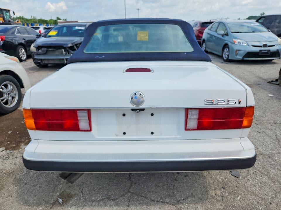 1989 BMW 3er VIN WBABB1300K8275079 COPART salvage auction — MINOR DENT/SCRATCHES, Wv - Dealer Only Clean Title (P), sold $5,400 on 2026-07-31 (photo 6)