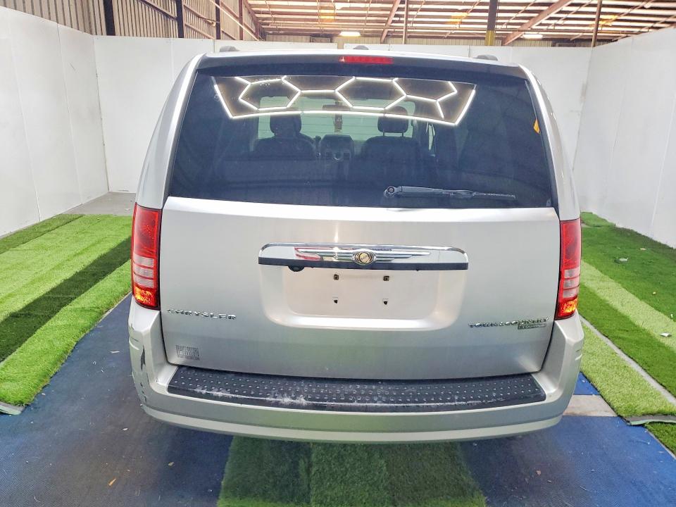 2010 Chrysler Town & country VIN 2A4RR8D13AR386865 COPART salvage auction — NORMAL WEAR, Fl - Certificate Of Title, sold $325 on 2026-07-30 (photo 6)