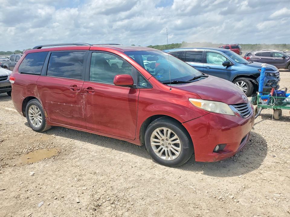 2011 Toyota Sienna VIN 5TDYK3DCXBS127910 COPART salvage auction — MINOR DENT/SCRATCHES, Mo - Duplicate Title, sold $2,250 on 2026-07-02 (photo 4)