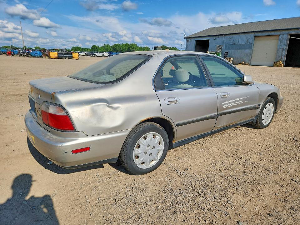 1997 Honda Accord VIN JHMCD5630VC019166 COPART salvage auction — ALL OVER, Mi - Dealer Only Clean Title, sold $375 on 2026-07-08 (photo 3)