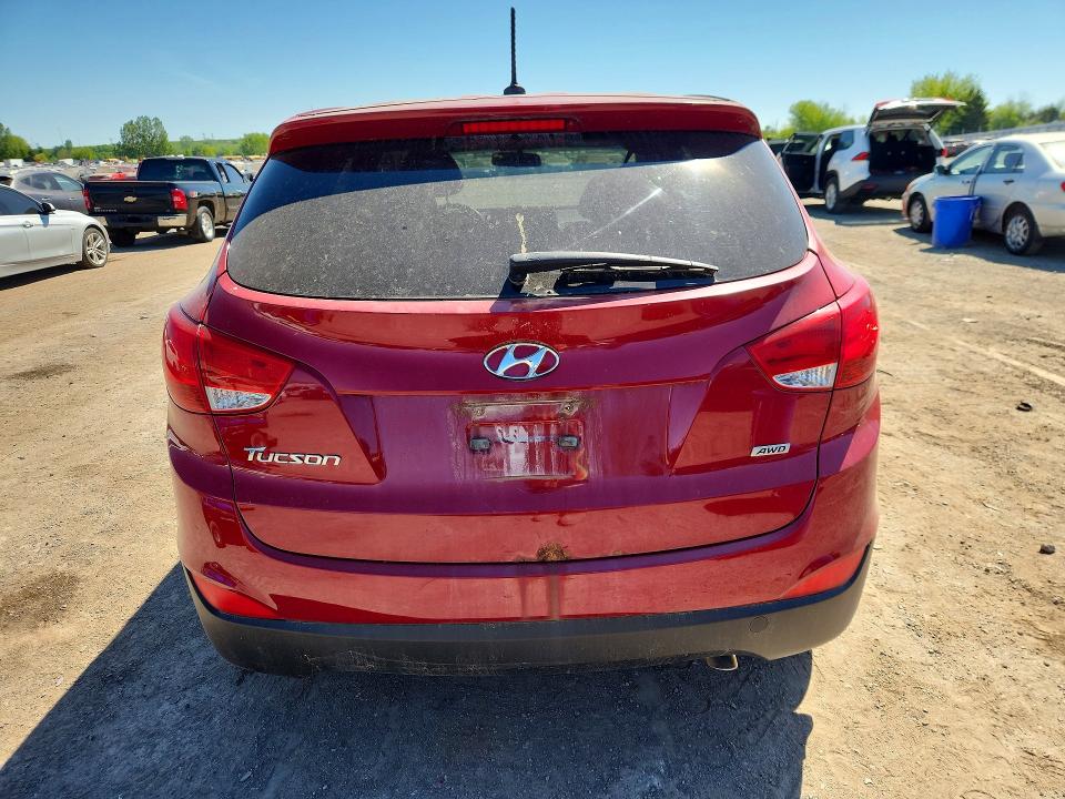 2015 Hyundai VIN KM8JTCAF2FU026600 COPART salvage auction — MINOR DENT/SCRATCHES, On - Permit No Brand - Unfit, sold $2,500 on 2026-07-03 (photo 6)
