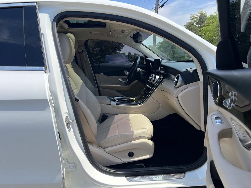 2017 Mercedes-benz Glc VIN WDC0J4KB8HF132039 COPART salvage auction — MINOR DENT/SCRATCHES, Dc - Certificate Of Title (P), sold $13,500 on 2026-07-15 (photo 5)