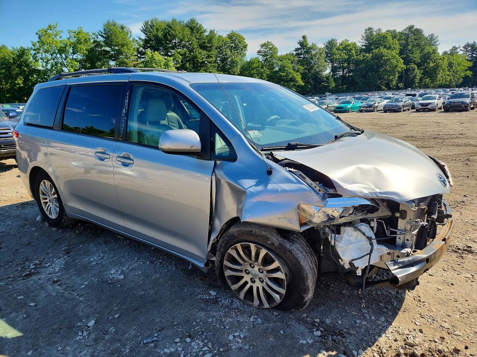 2014 Toyota Sienna VIN 5TDYK3DC1ES504516 COPART salvage auction — FRONT END, MA - CERT OF TITLE-RECONSTRCTD COLL, sold $2,750 on 2026-07-02 (photo 4)