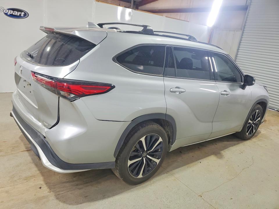 2021 Toyota Highlander VIN 5TDJZRAH2MS059718 COPART salvage auction — REAR END, LA - CERTIFICATE OF TITLE, sold $15,500 on 2026-07-30 (photo 3)