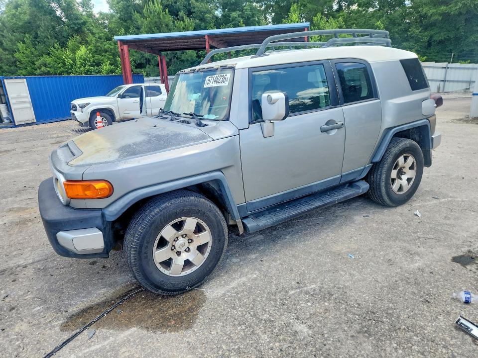 2010 Toyota Fj cruiser VIN JTEZU4BF4AK008656 COPART salvage auction — MINOR DENT/SCRATCHES, Fl - Certificate Of Title, sold $6,400 on 2026-07-08 (photo 1)