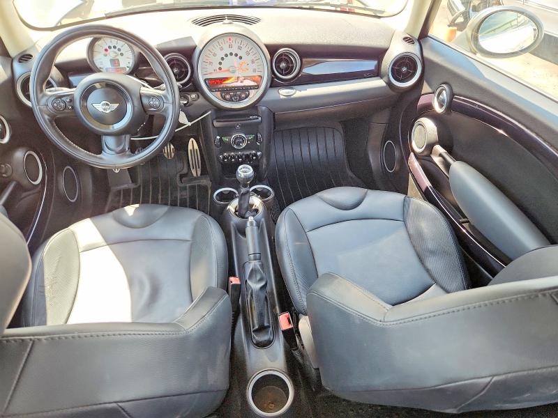 2011 Mini Cooper VIN WMWSV3C52BTY23076 COPART salvage auction — MINOR DENT/SCRATCHES, Id - Salvage Certificate Of Title, sold $825 on 2026-07-02 (photo 8)