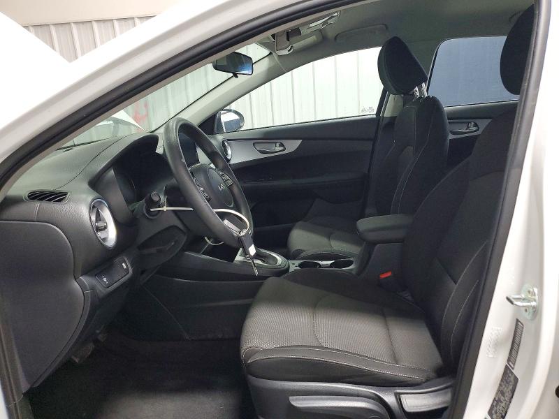 2024 Kia Forte VIN 3KPF24AD0RE811315 COPART salvage auction — MINOR DENT/SCRATCHES, MI - CERTIFICATE OF TITLE, sold $11,100 on 2026-07-16 (photo 7)
