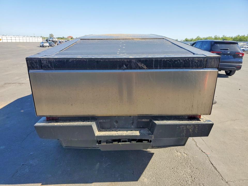2024 Tesla Cybertruck VIN 7G2CEHED6RA026989 COPART salvage auction — FRONT END, Ca - Salvage Certificate, sold $25,000 on 2026-07-02 (photo 6)