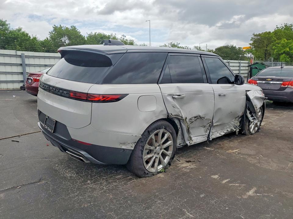 2024 Land rover RANGE ROVER VIN SAL1P9EU3RA166724 COPART salvage auction — SIDE, Fl - Cert Of Title Slvg Rebuildable, sold $39,000 on 2026-07-20 (photo 3)