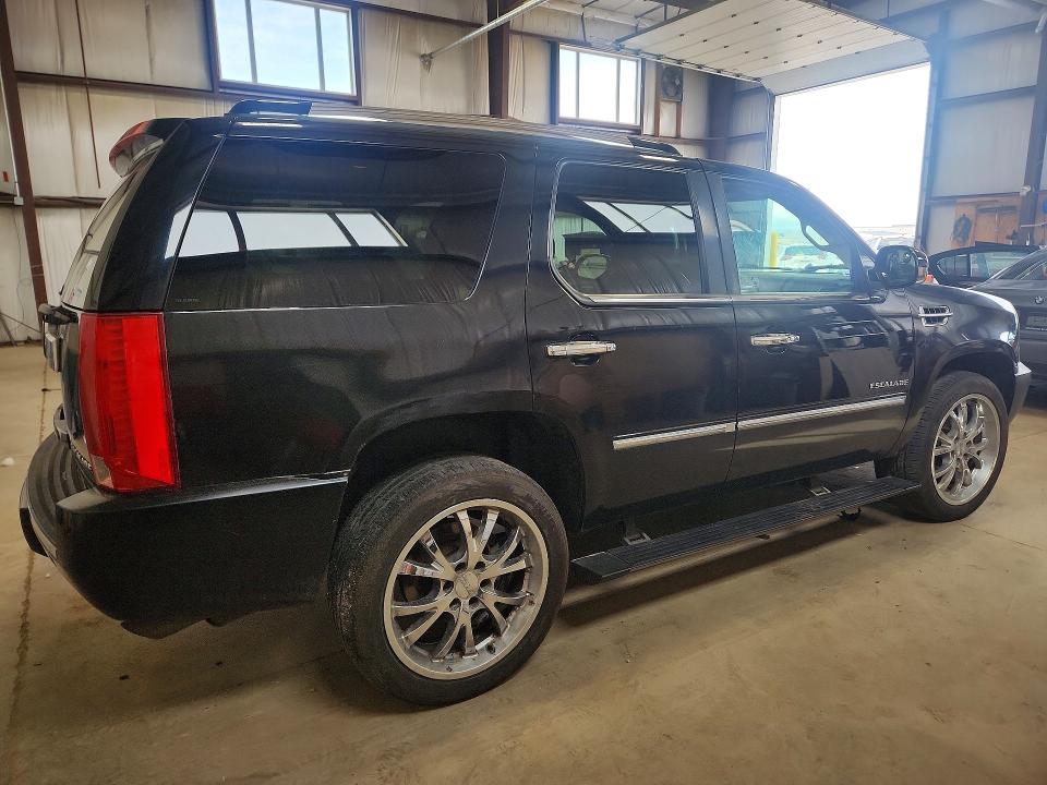 2011 Cadillac Escalade VIN 1GYS4BEF5BR194488 COPART salvage auction — MECHANICAL, Ab - Bos - Salvage, sold $1,800 on 2026-07-09 (photo 3)