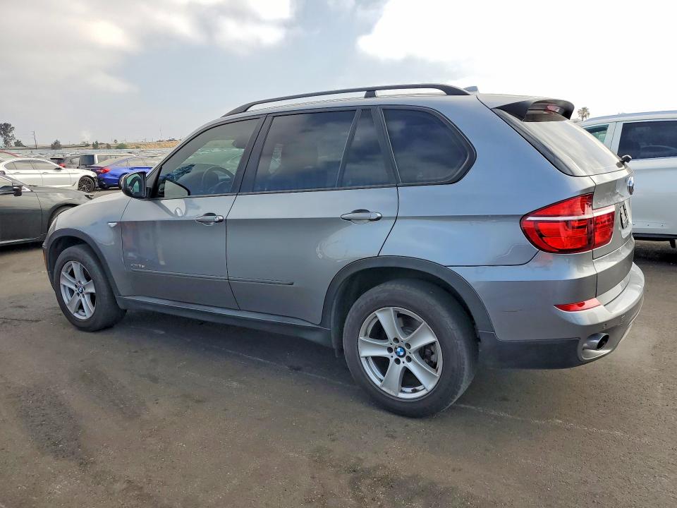 2013 BMW X5 VIN 5UXZV4C55D0G51932 COPART salvage auction — MINOR DENT/SCRATCHES, Ca - Dis/Dlr/Exp Only Clean Title, sold $625 on 2026-07-15 (photo 2)