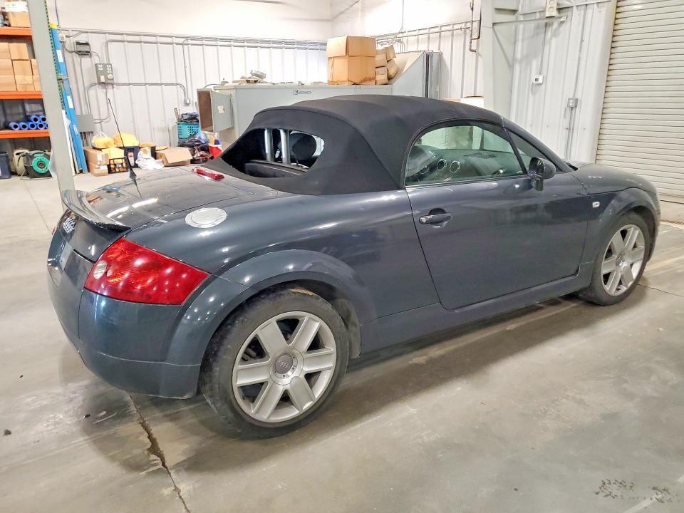 2004 Audi Tt VIN TRUTC28N741005945 COPART salvage auction — HAIL, Mn - Cert Of Title-Prior Salvage, sold $800 on 2026-07-27 (photo 3)