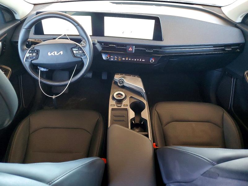 2024 Kia Ev6 VIN KNDC34LA2R5205108 COPART salvage auction — MINOR DENT/SCRATCHES, AZ - CERT OF TITLE - SALVAGE, sold $11,700 on 2026-07-28 (photo 8)