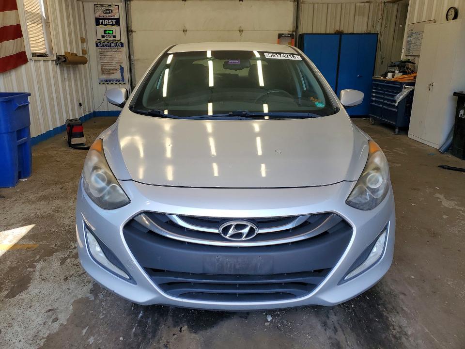 2013 Hyundai Elantra VIN KMHD35LE1DU047299 COPART salvage auction — MINOR DENT/SCRATCHES, Me - Certificate Of Title, sold $825 on 2026-07-09 (photo 5)
